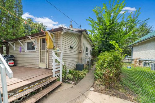 511B Maple Ave Se, Medicine Hat, AB, T1A3A6 | Card Image