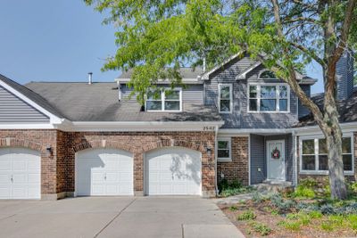 2542 Live Oak Lane, Townhouse with 3 bedrooms, 2 bathrooms and 2 parking in Buffalo Grove IL | Image 1