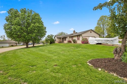 4 Arlington Oaks Dr, Cedar Hill, MO, 63016-2244 | Card Image