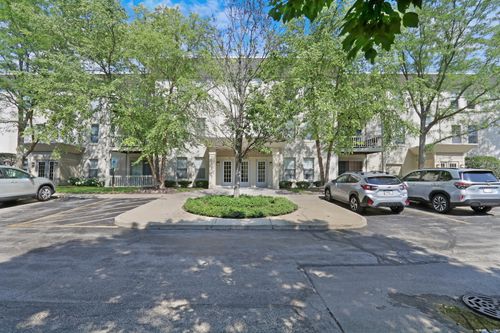 207-34451 N Old Walnut Cir, Gurnee, IL, 60031-4297 | Card Image