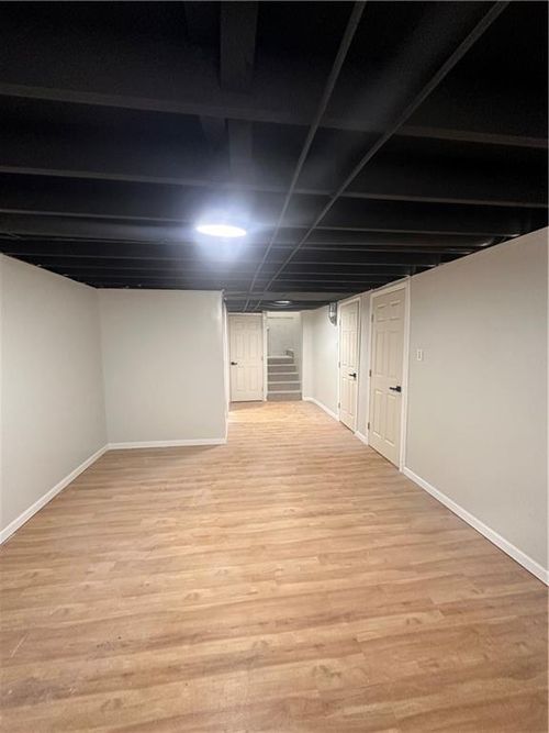 9516 Manning Ave, Kansas City, MO, 64134-2229 | Card Image