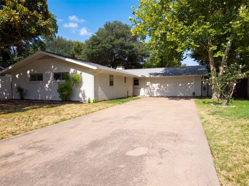 725 Ridgecrest Dr, Irving, TX, 75060-4677 | Card Image