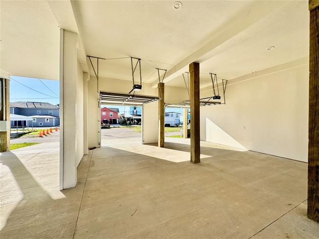 18 Edgewater St, House other with 3 bedrooms, 2 bathrooms and 2 parking in Hitchcock TX | Image 38