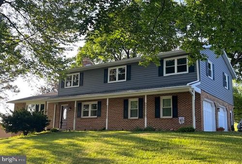 6 Dandelion Dr, BOILING SPRINGS, PA, 17007-9735 | Card Image