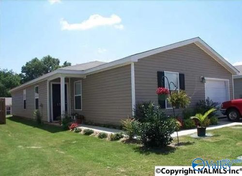 137 Jesse Layne Dr, Harvest, AL, 35749-3905 | Card Image