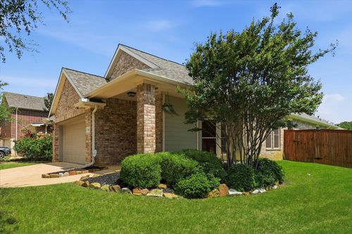 300 Conroe Cir, Lantana, TX, 76226-6530 | Card Image