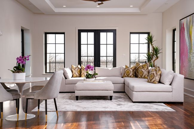 Second Living Area on the Second Floor | Image 25