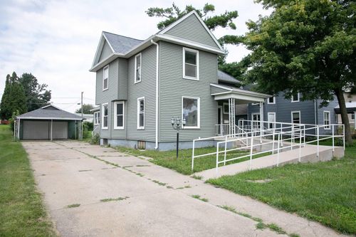 1804 8th Ave, Belle Plaine, IA, 52208-1209 | Card Image