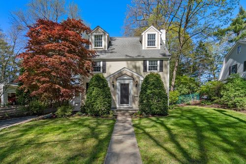 31 College Rd, Wellesley, MA, 02482-5703 | Card Image