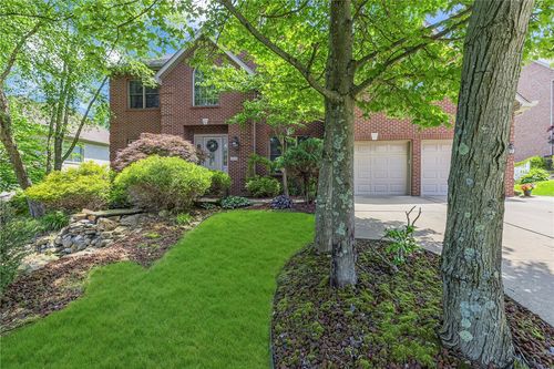 117 Highlandwood Dr, Brighton Twp, PA, 15009-9092 | Card Image