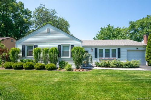 36 Beverly Rd, New Rochelle, NY, 10804-1703 | Card Image