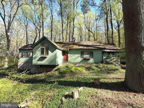 7126 Upper York Rd, New Hope, PA, 18938-9516 | Card Image