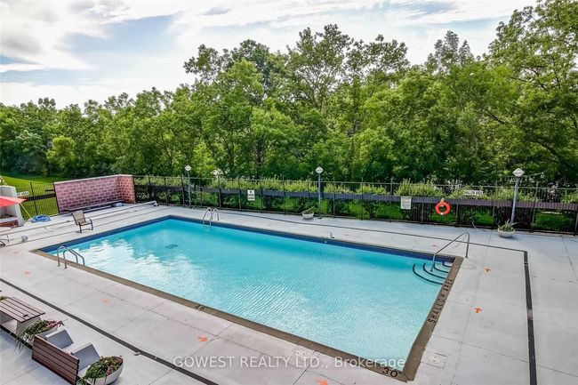 1806 - 240 Scarlett Rd, Condo with 1 bedrooms, 1 bathrooms and 1 parking in York ON | Image 13