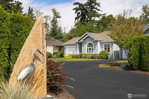 504 Creekbend Ln, Bellingham, WA, 98226-7685 | Card Image