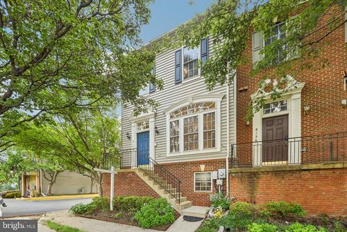 8154 Skelton Cir, FALLS CHURCH, VA, 22042-1219 | Card Image