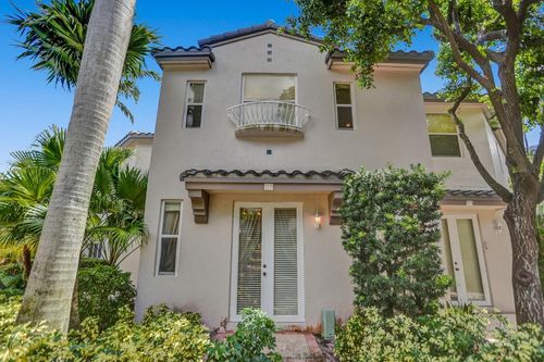 115-1900 Oceanwalk Ln, Pompano Beach, FL, 33062-7600 | Card Image