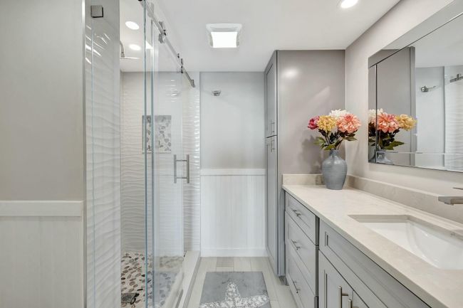 UNIT-402 - 15 Royal Palm Way, Condo with 2 bedrooms, 2 bathrooms and null parking in Boca Raton FL | Image 28