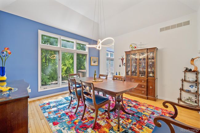 21_38049_Lantern_Hill_Ct_Farmington_Hills_MI_48331_USA-Dining_room-194376_HDR-01.jpg | Image 20