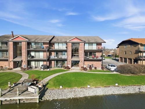 2s-19533 Lake Shore Dr, Lynwood, IL, 60411-1495 | Card Image