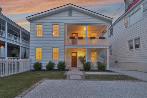 258 Coming St, Charleston, SC, 29403-5433 | Card Image
