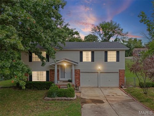 2905 Misty Circle, Oakville, MO, 63129 | Card Image