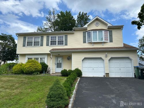26 Netherwood Cir, Edison, NJ, 08820-1658 | Card Image