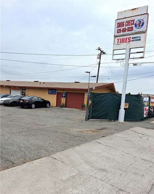 765 E 9th St, San Bernardino, CA, 92410-4066 | Card Image