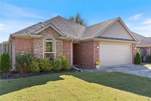 3046 N Raven Ln, Fayetteville, AR, 72704-6528 | Card Image