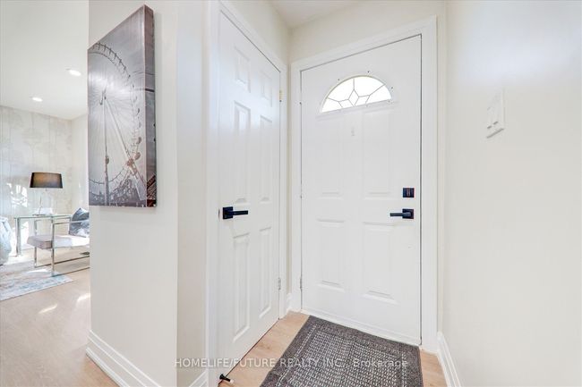 702 Emerson Ave, House other with 5 bedrooms, 2 bathrooms and 2 parking in Oshawa ON | Image 4