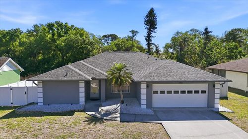 8421 Country Park Way, Sarasota, FL, 34243-2944 | Card Image