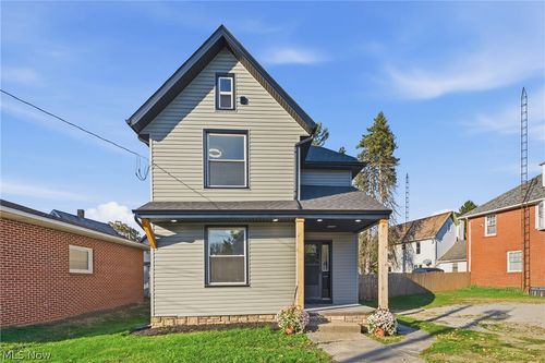 814 Main Avenue W, Massillon, OH, 44647 | Card Image