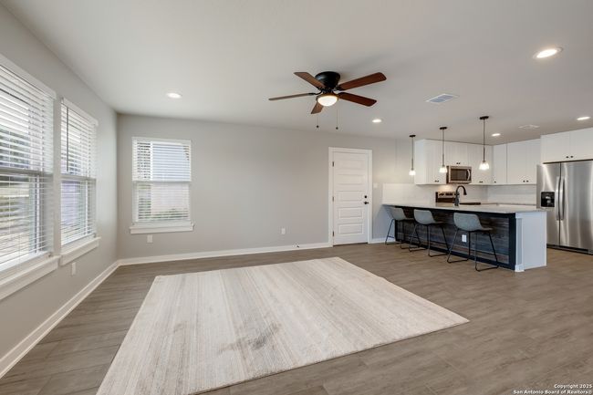 122 Hi View Dr, House other with 3 bedrooms, 3 bathrooms and null parking in Pipe Creek TX | Image 6