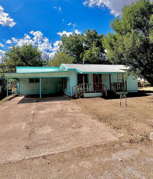 303 N Cryer St, Winters, TX, 79567-4709 | Card Image