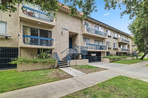 unit-215-14560 Clark St, Sherman Oaks, CA, 91411-3728 | Card Image