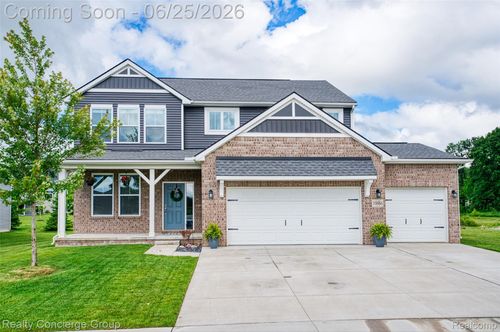 10066 Willow Oak Dr, Brighton, MI, 48116-6738 | Card Image