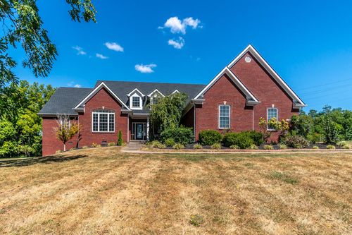 106 Belfair Ct, Berea, KY, 40403-8010 | Card Image