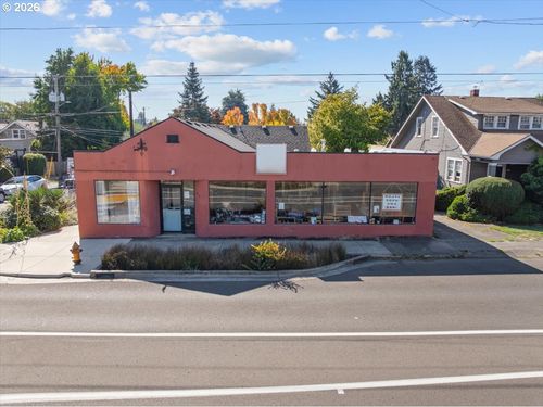8536 Se Stark St, Portland, OR, 97216 | Card Image