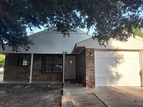 306 N Wilson St, Kaufman, TX, 75142-1531 | Card Image