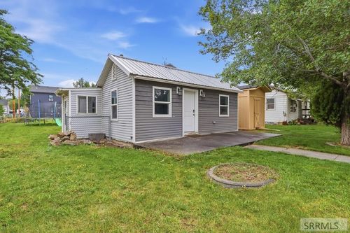 640 1st W, Ririe, ID, 83443-7737 | Card Image