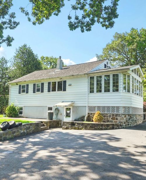 63 Washburns Ln, Stony Point, NY, 10980-2112 | Card Image
