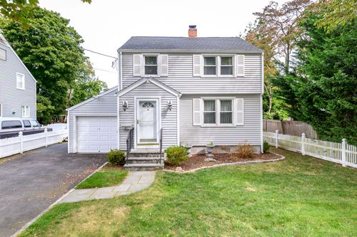 41 Blaine St, Fairfield, CT, 06824-5803 | Card Image