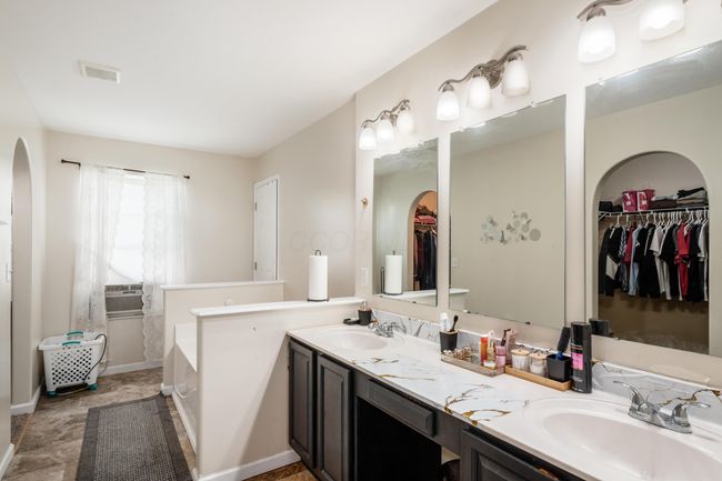 102 Parkdale Dr, House other with 4 bedrooms, 4 bathrooms and null parking in Johnstown OH | Image 19