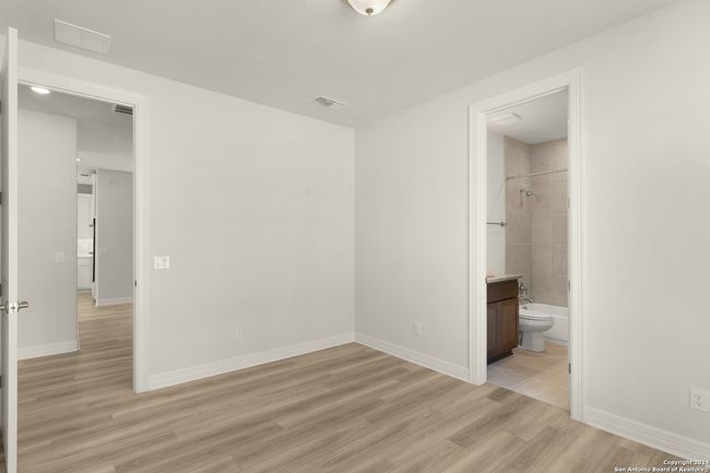 948 Nolte Bnd, House other with 3 bedrooms, 3 bathrooms and null parking in Seguin TX | Image 34