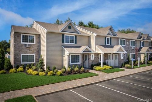 329-2 Victorian Ct, Holtsville, NY, 11742-2633 | Card Image