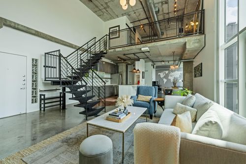 apt-11415-2000 Bagby St, Houston, TX, 77002-8592 | Card Image