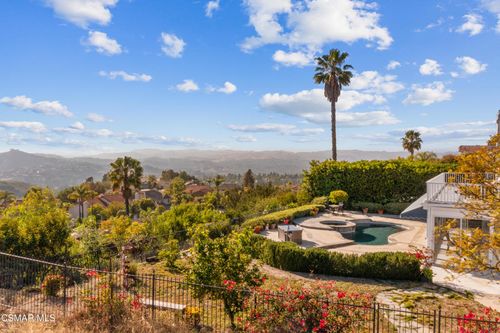 22100 Dardenne St, Calabasas, CA, 91302-5800 | Card Image