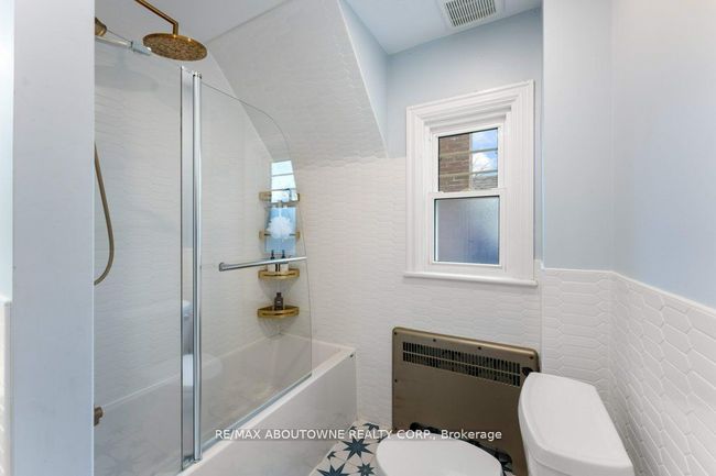 1 College St, House other with 4 bedrooms, 3 bathrooms and 2 parking in Kingston ON | Image 24