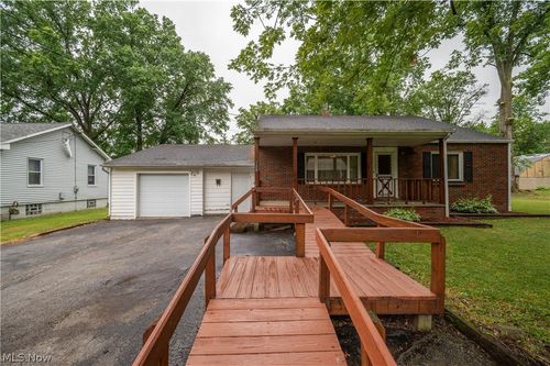 108 Fairlawn Ave, Niles, OH, 44446-2042 | Card Image