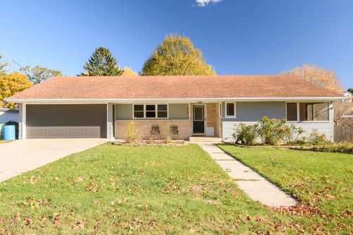 202 East Ave, Iron Ridge, WI, 53035-9541 | Card Image