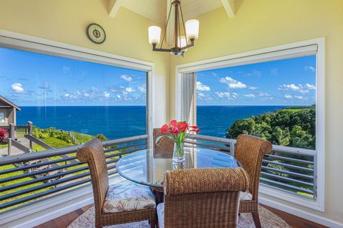 227-5300 Ka Haku Rd, PRINCEVILLE, HI, 96722-5206 | Card Image